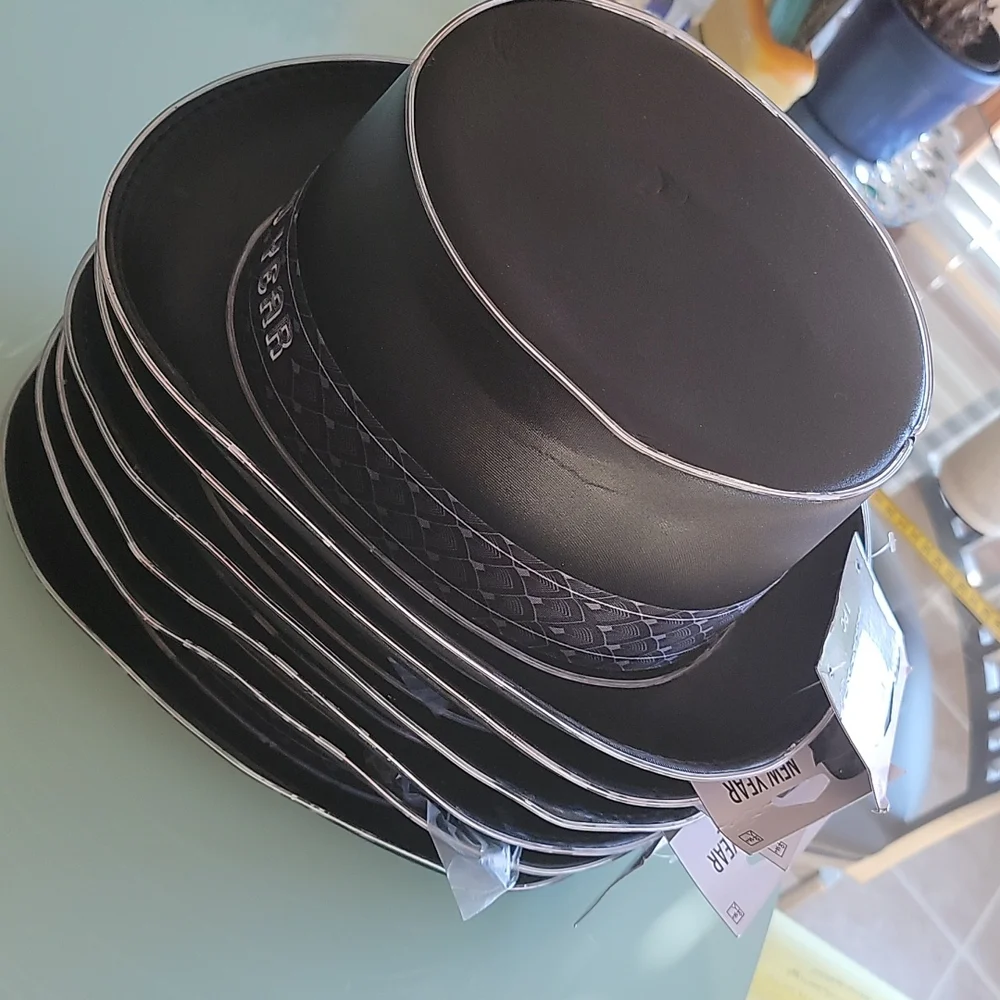 Happy new years. Lighted top hat..nwt.